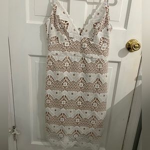 Lulu’s white dress